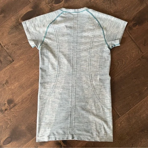 Lululemon Green and Blue Swiftly Tech Tops - Picture 7 of 9